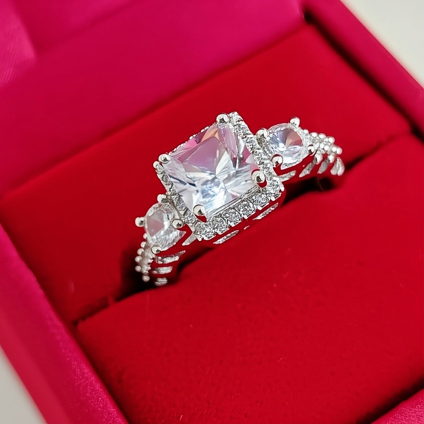 Deluxe Princess Cut Diamond Ring