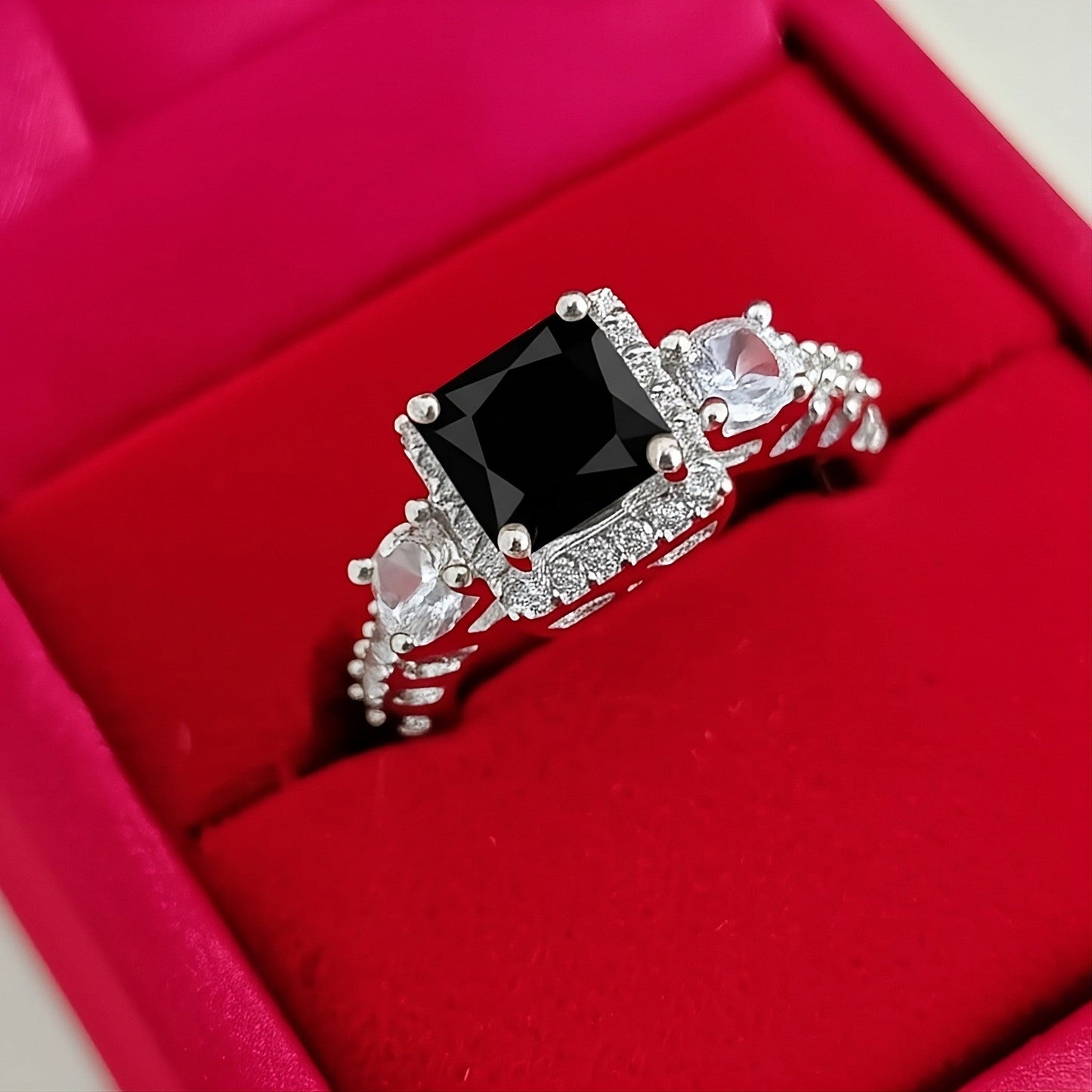 Deluxe Princess Cut Diamond Ring